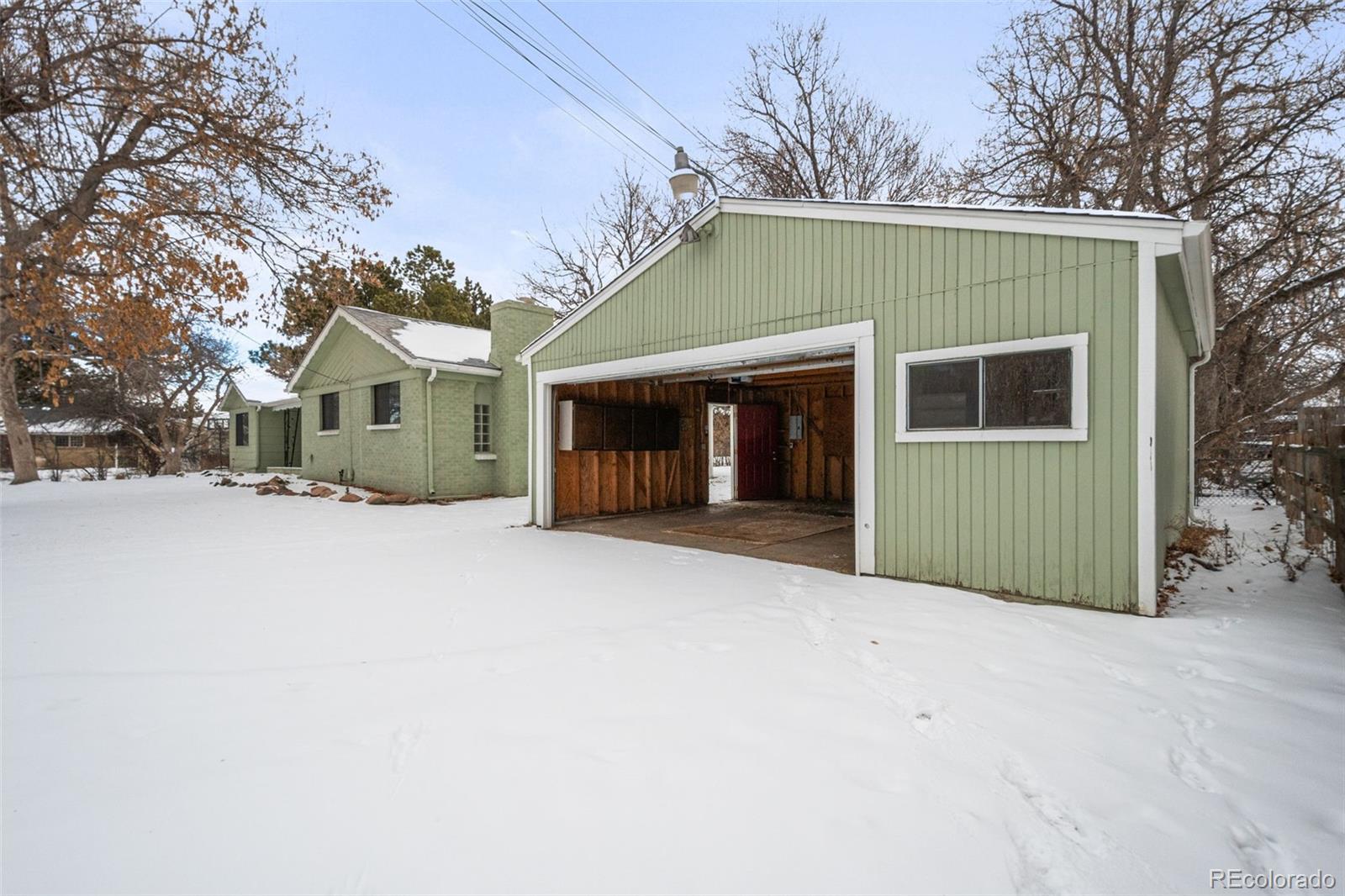 1876 S Chester Circle