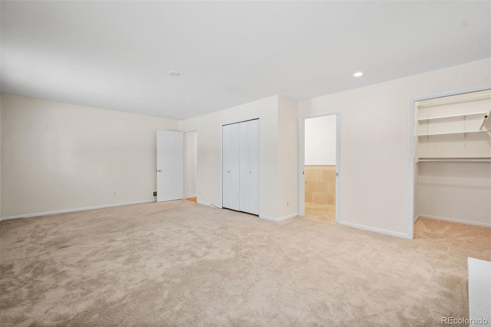 1876 S Chester Circle