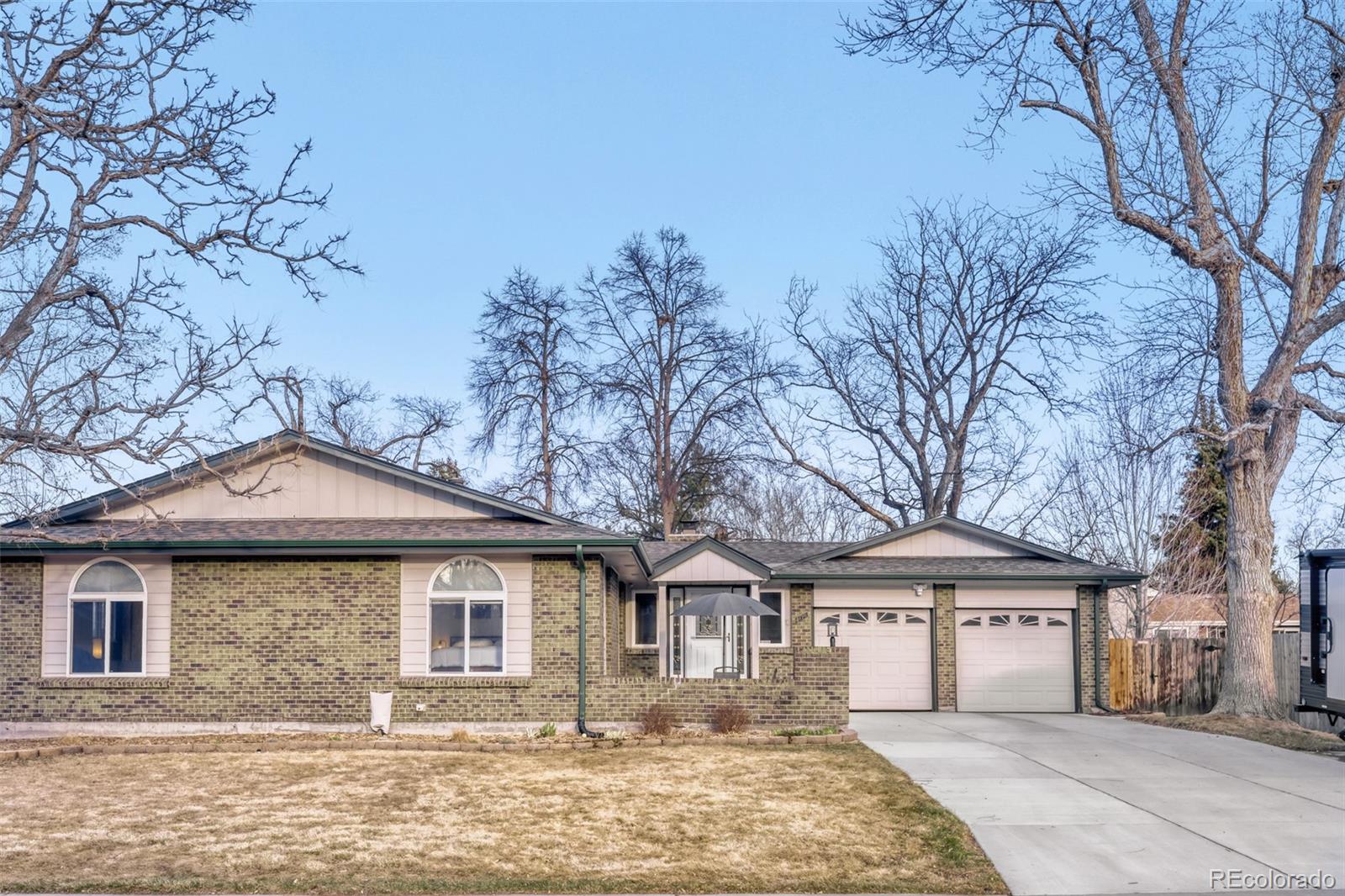 2170 S Flower Street