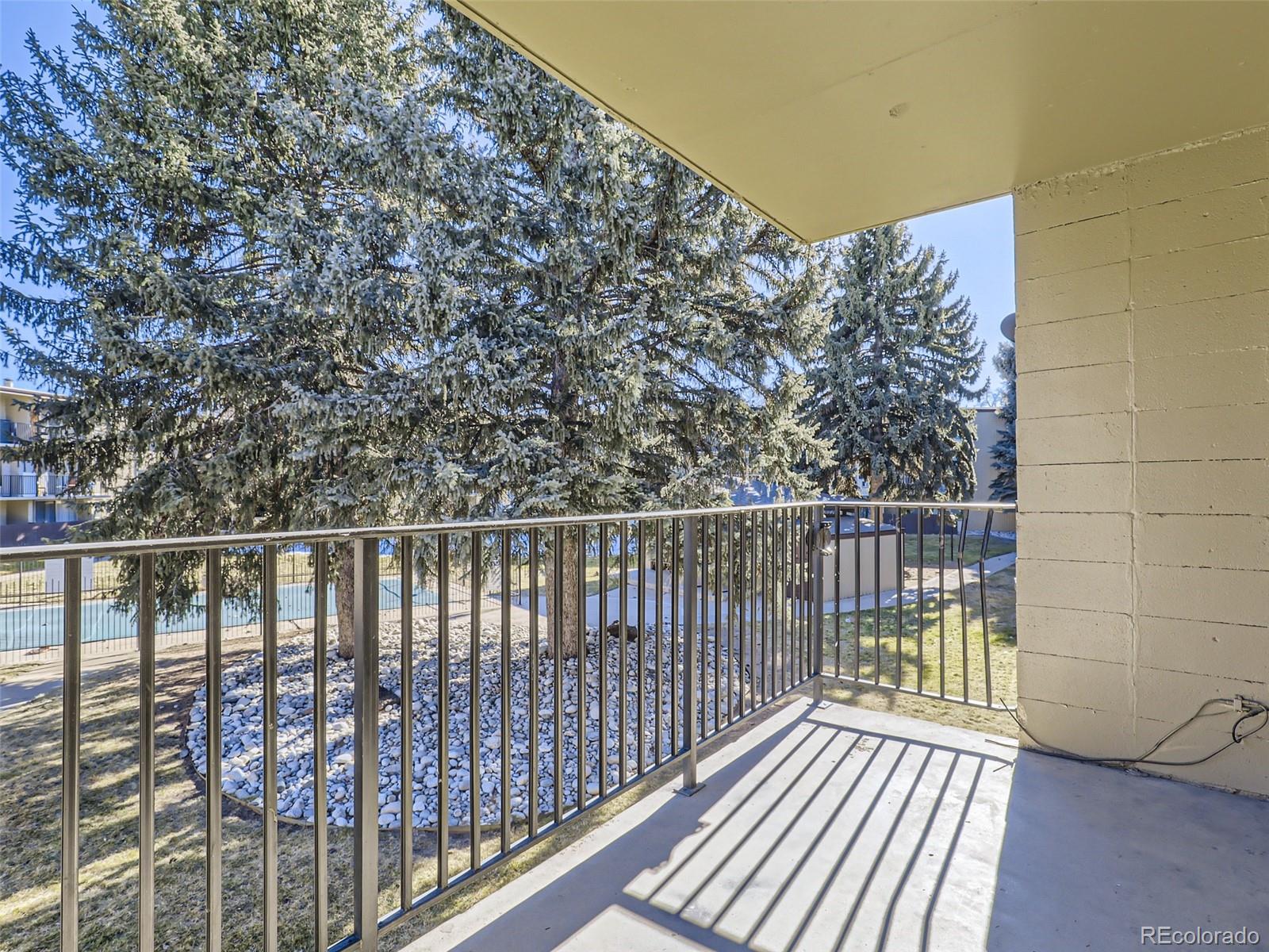2231 S Vaughn Way Unit: 202B