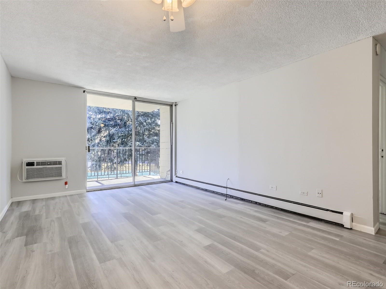 2231 S Vaughn Way Unit: 202B