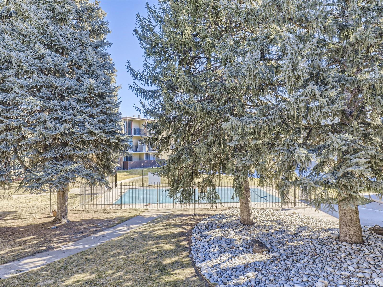 2231 S Vaughn Way Unit: 202B