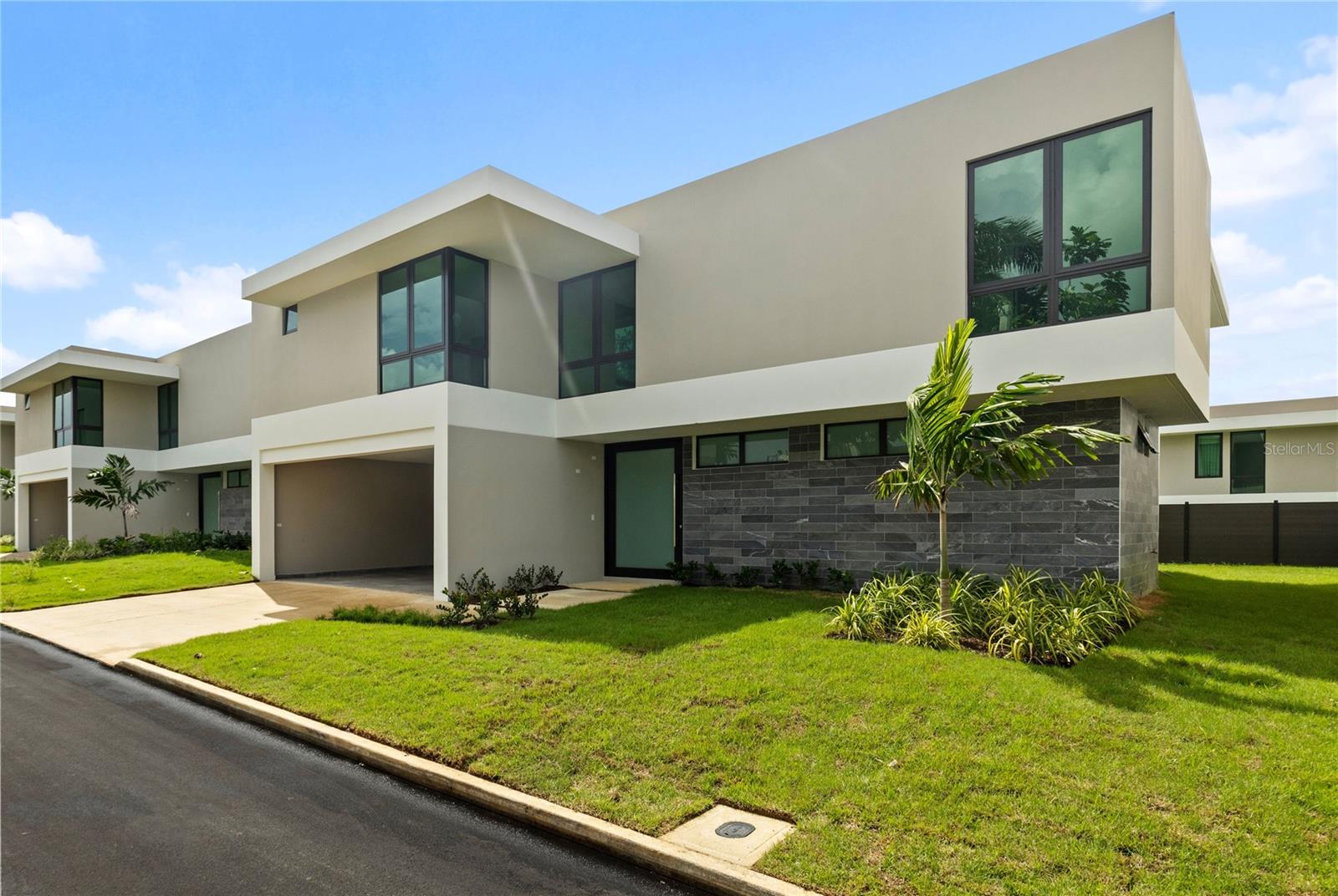 1 RIVIERA PARKVIEW