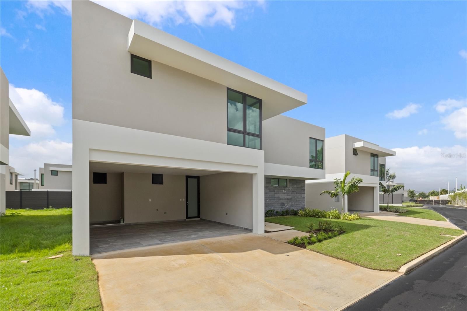 1 RIVIERA PARKVIEW