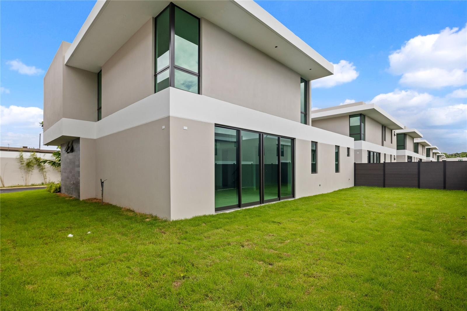 1 RIVIERA PARKVIEW