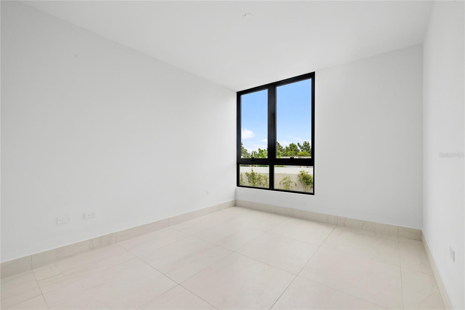 1 RIVIERA PARKVIEW