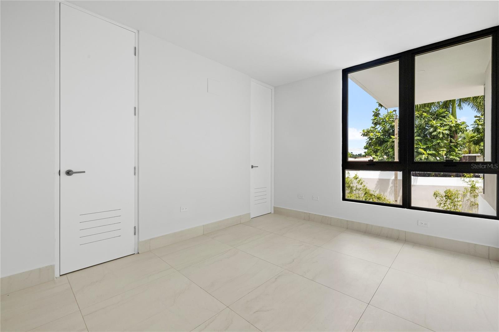 1 RIVIERA PARKVIEW