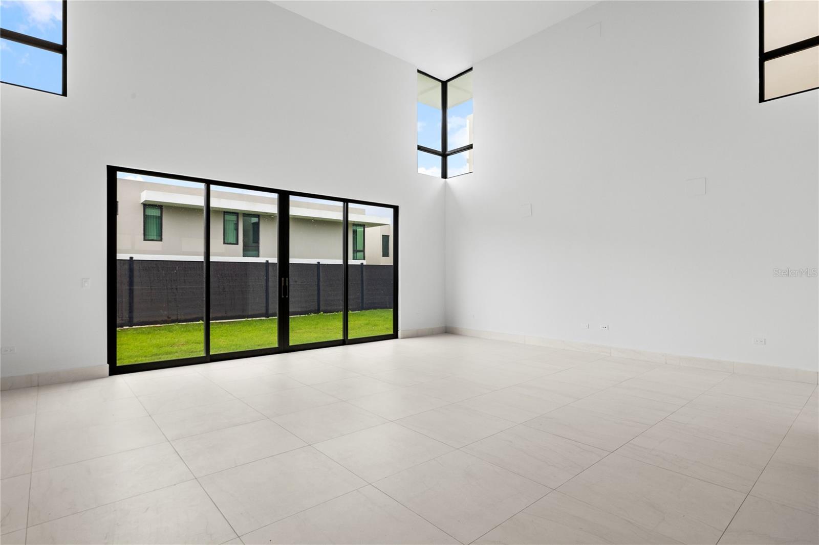 1 RIVIERA PARKVIEW