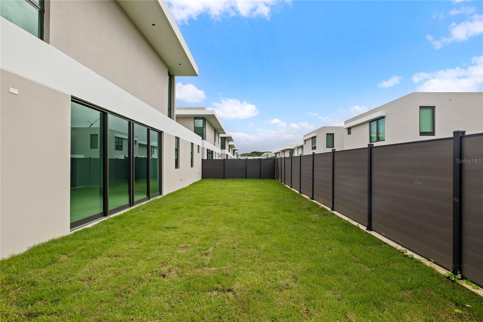 1 RIVIERA PARKVIEW