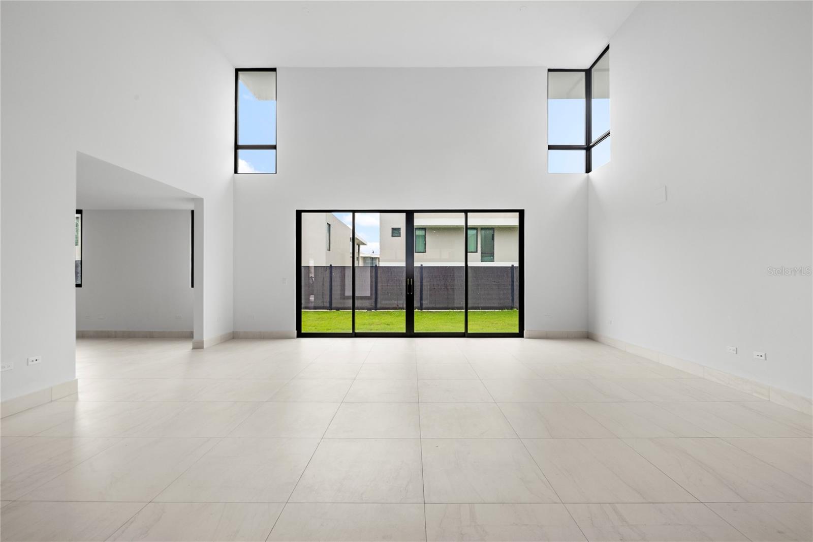 1 RIVIERA PARKVIEW