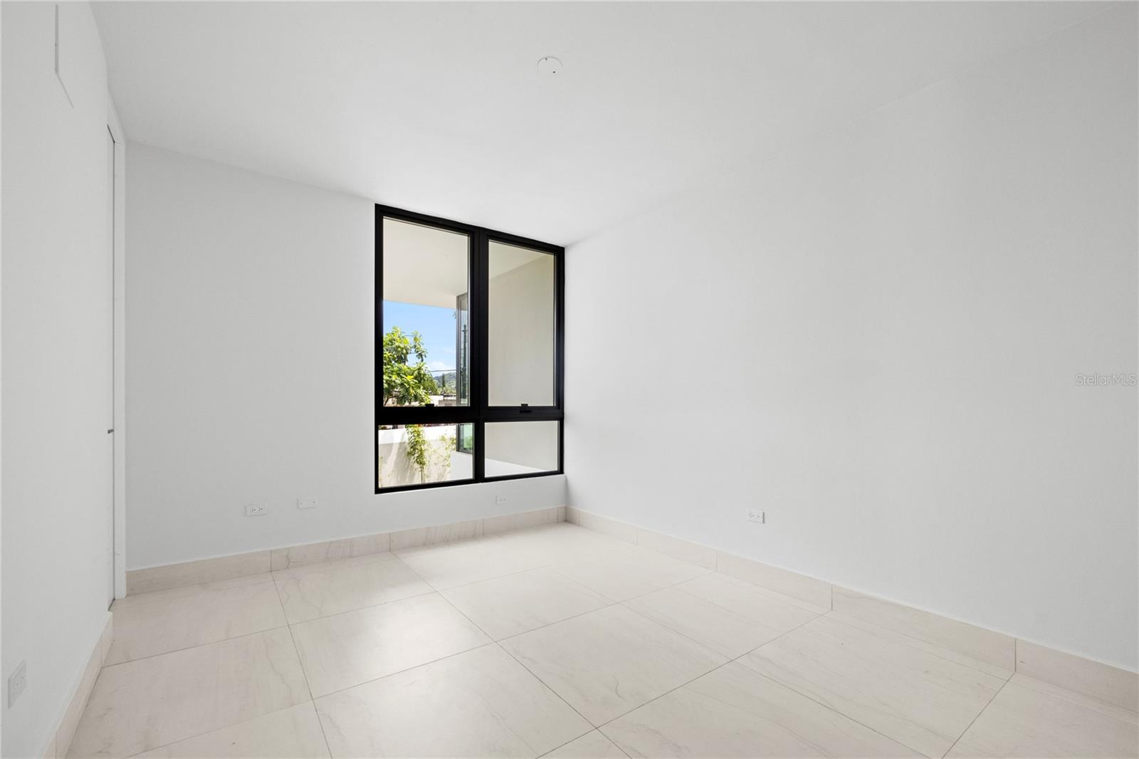 1 RIVIERA PARKVIEW