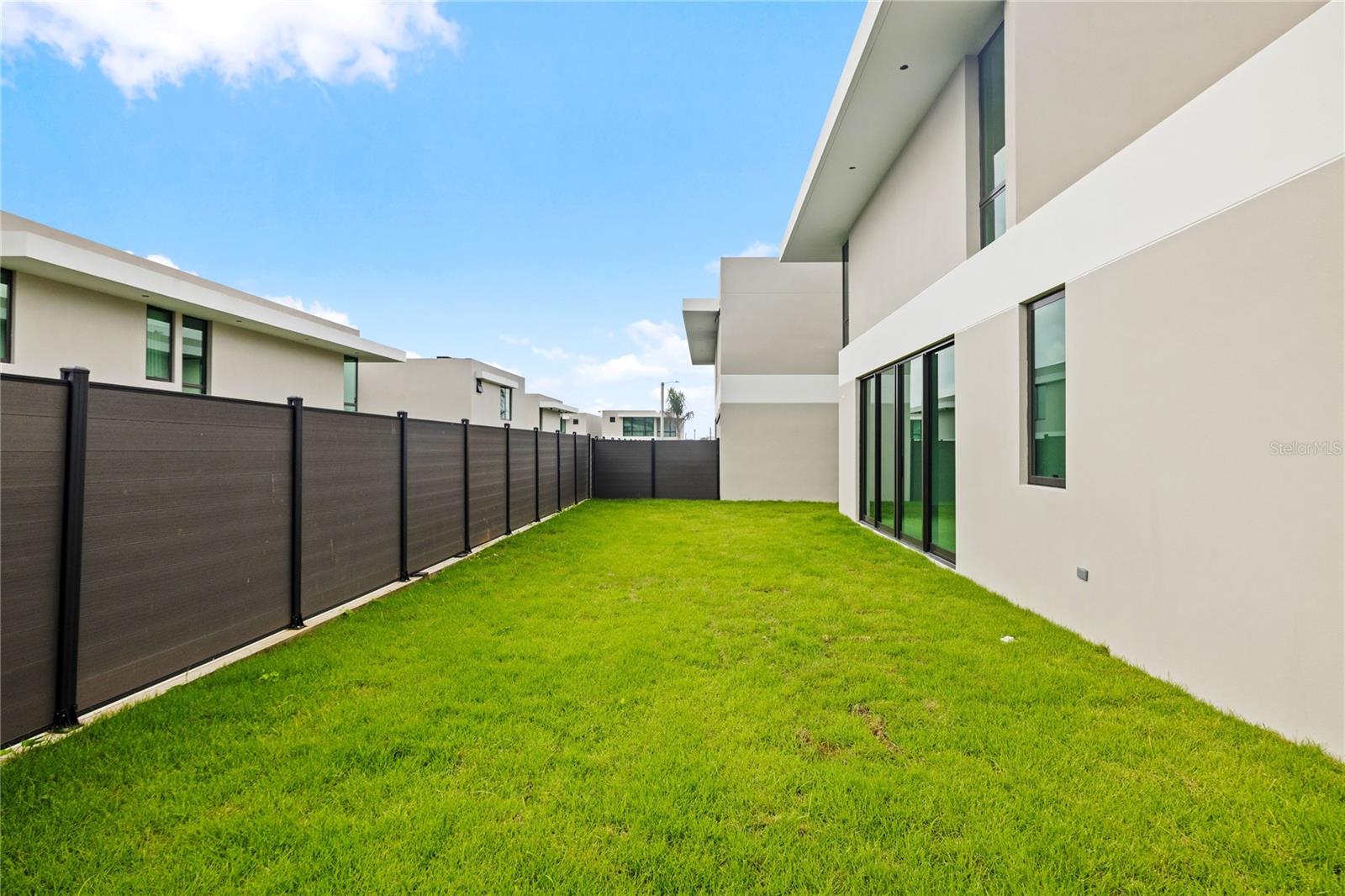 1 RIVIERA PARKVIEW