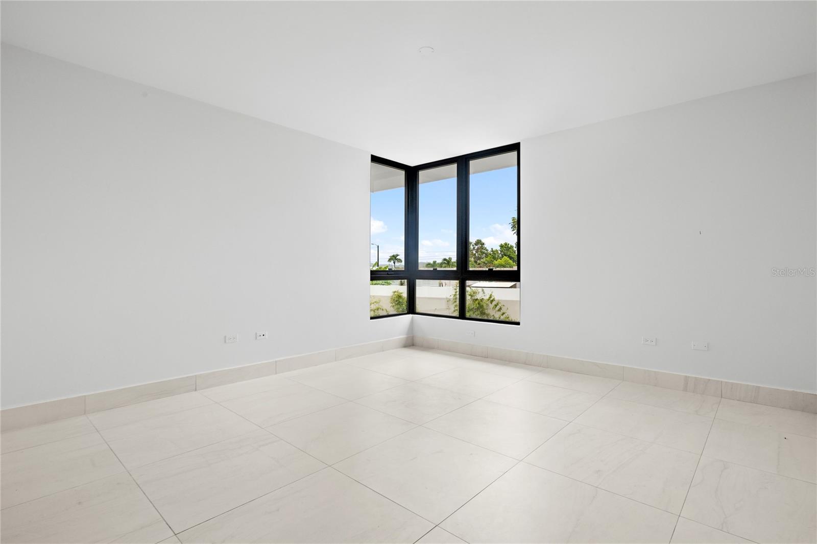 1 RIVIERA PARKVIEW
