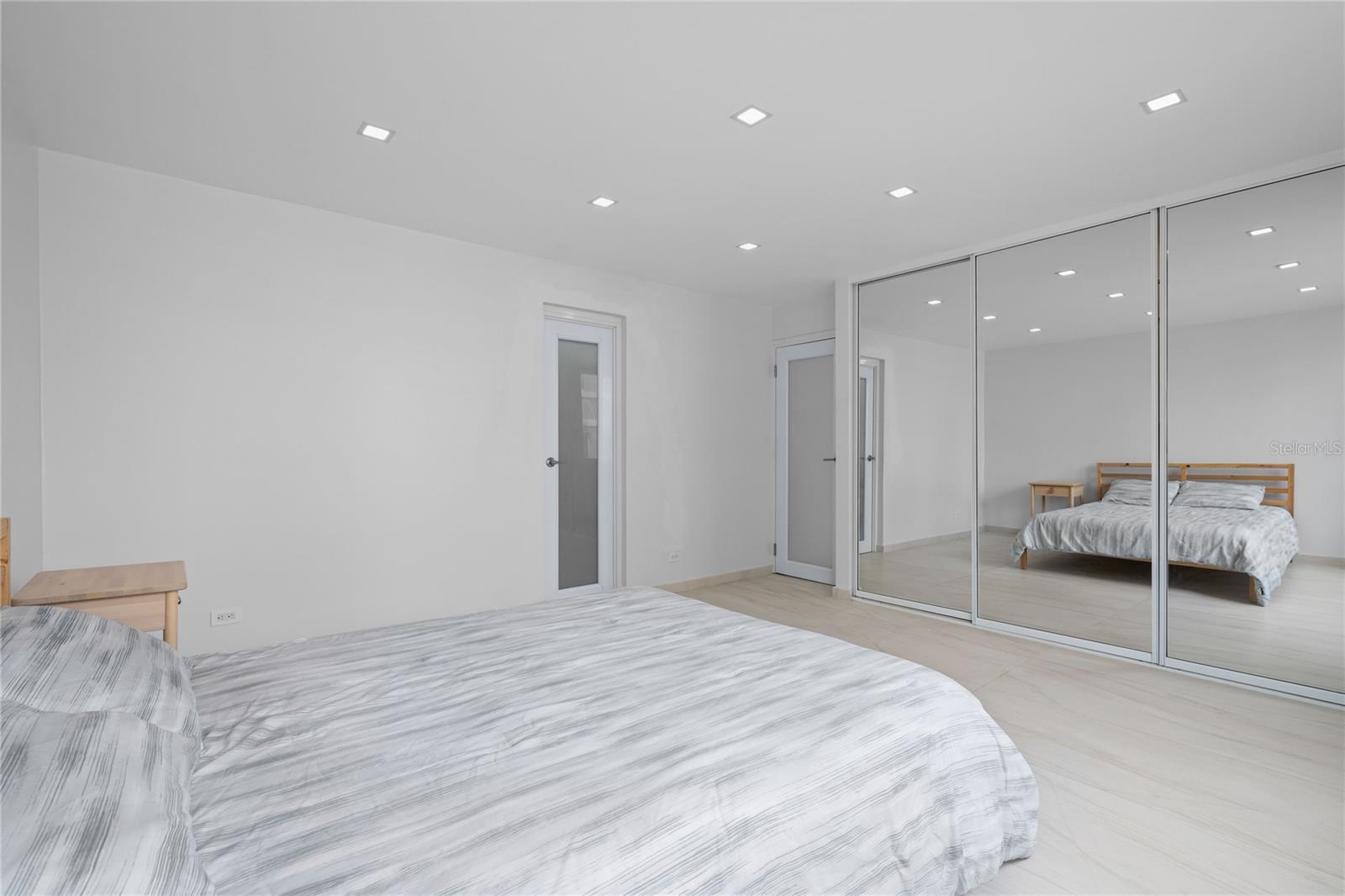 5 CLEMENCEAU ST. #602