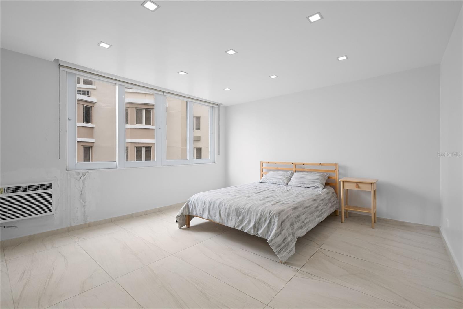 5 CLEMENCEAU ST. #602