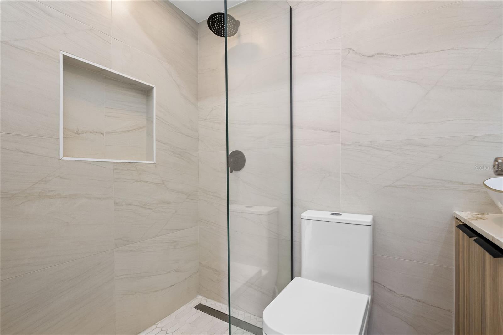 5 CLEMENCEAU ST. #602