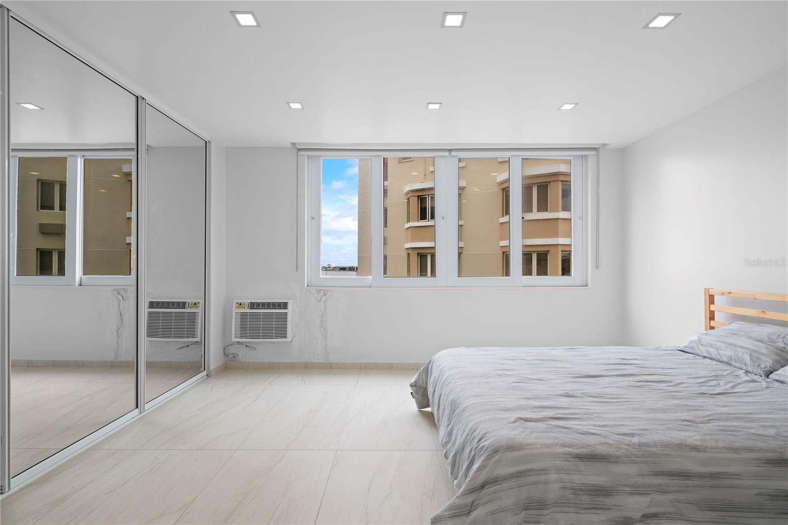 5 CLEMENCEAU ST. #602