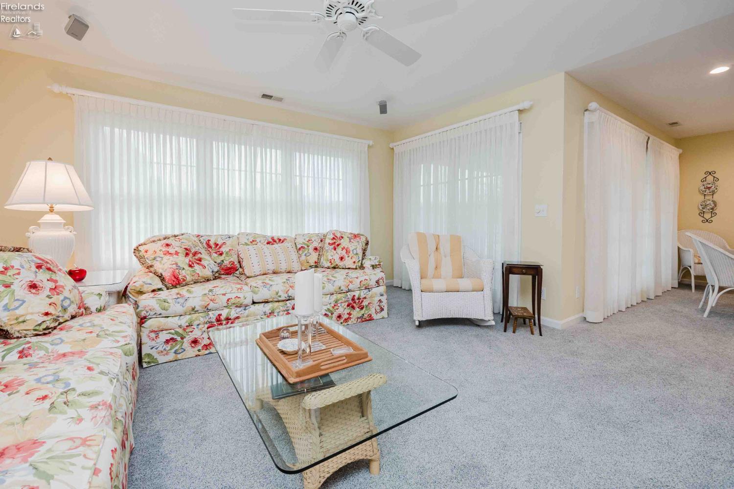 4434 E Harbors Edge Drive