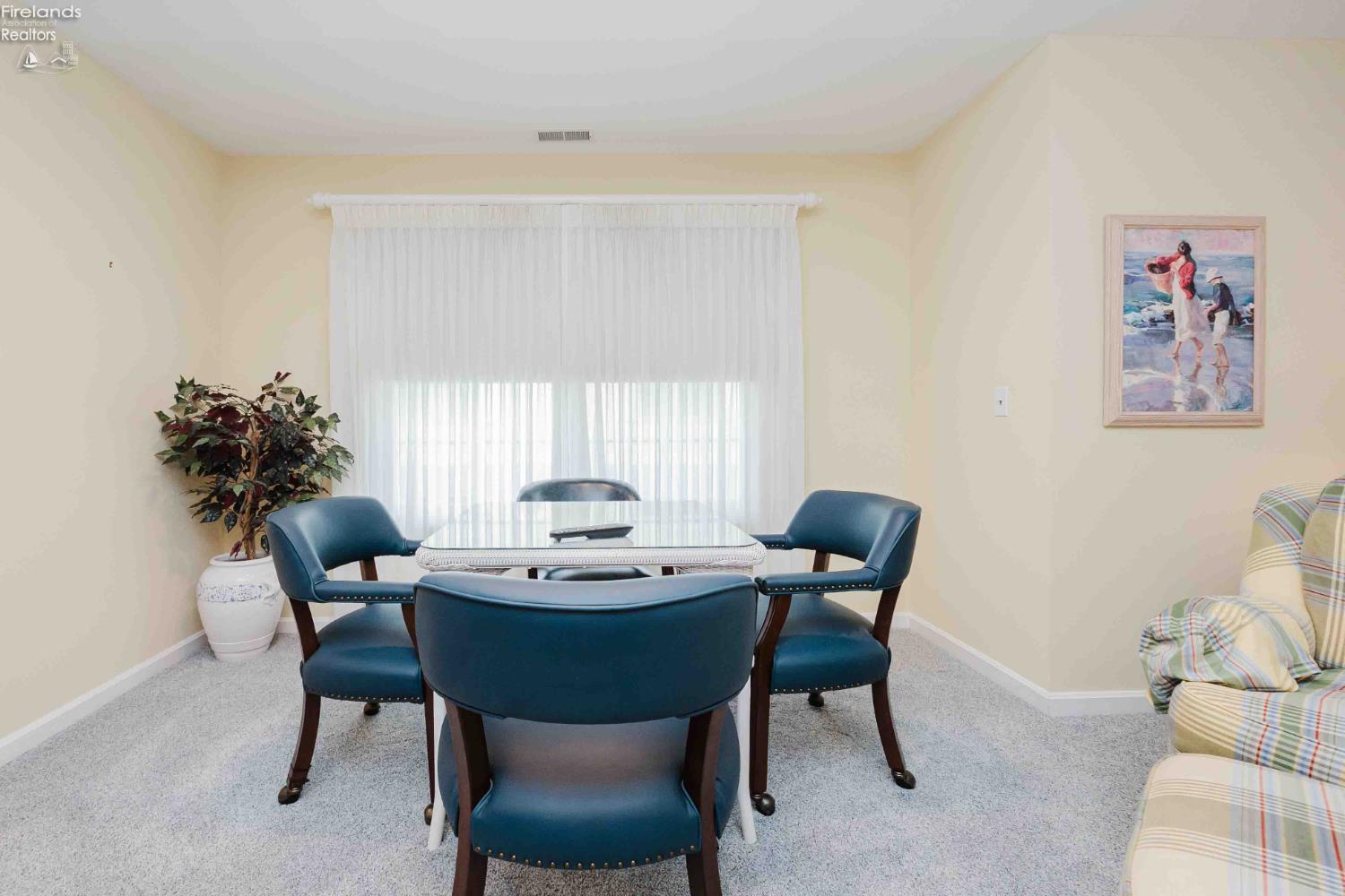 4434 E Harbors Edge Drive