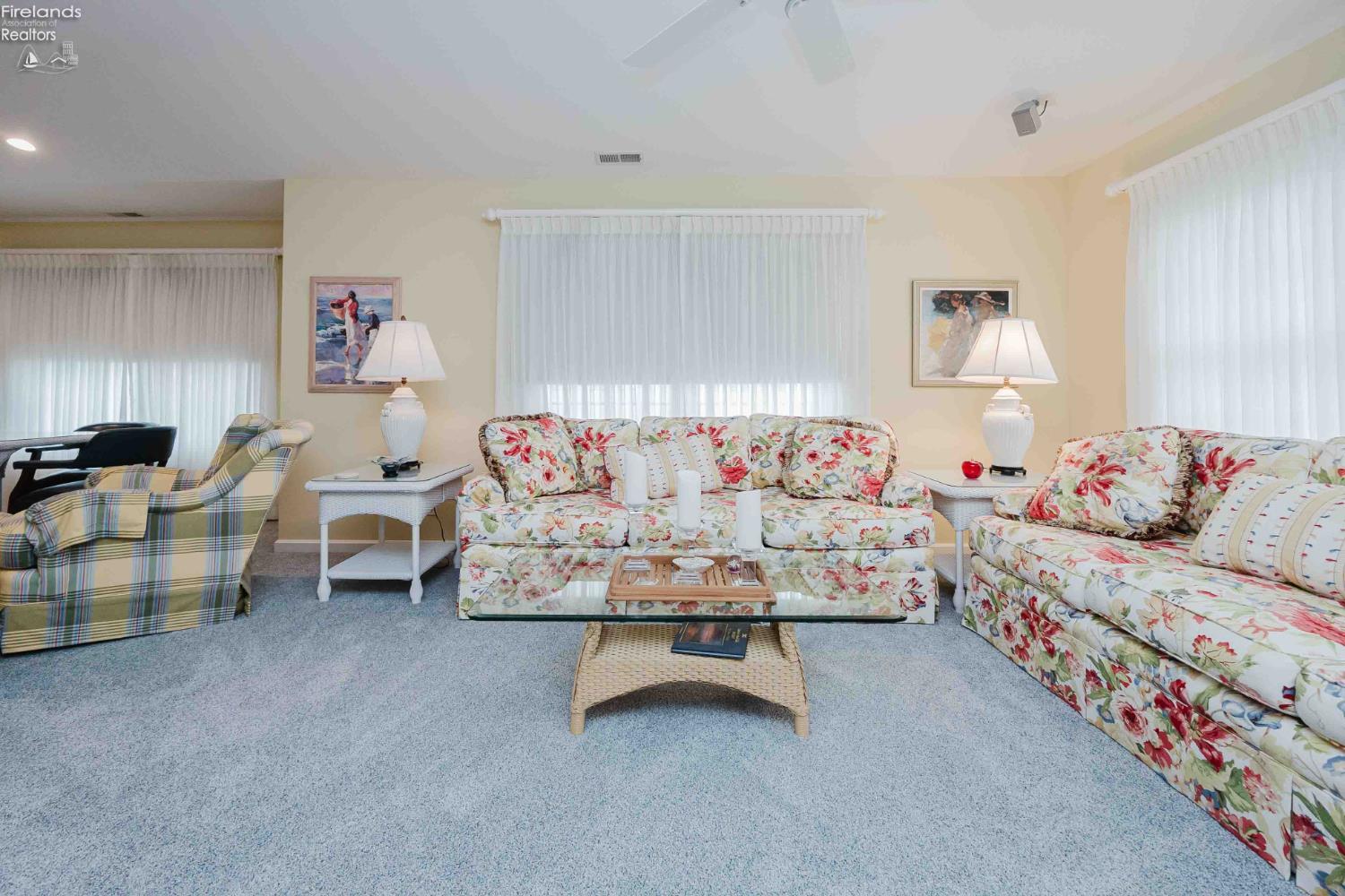 4434 E Harbors Edge Drive