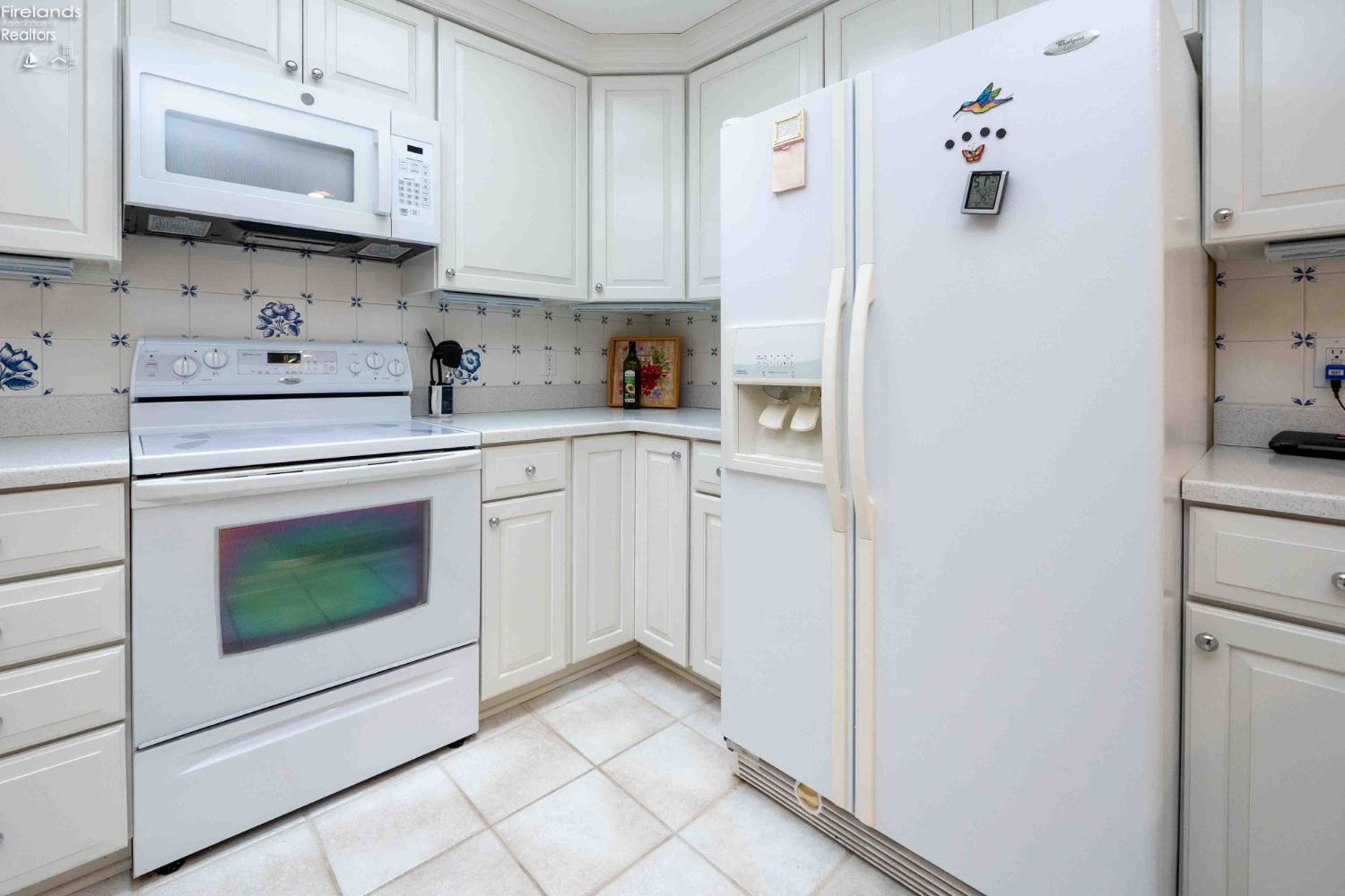 4434 E Harbors Edge Drive