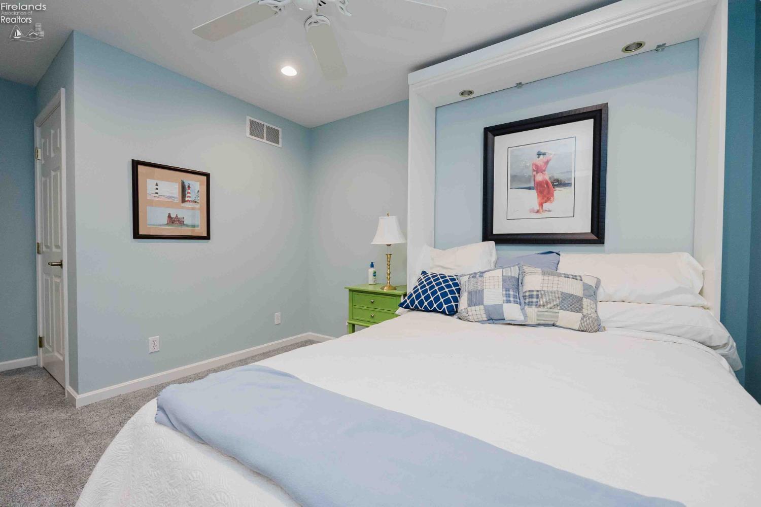 4434 E Harbors Edge Drive