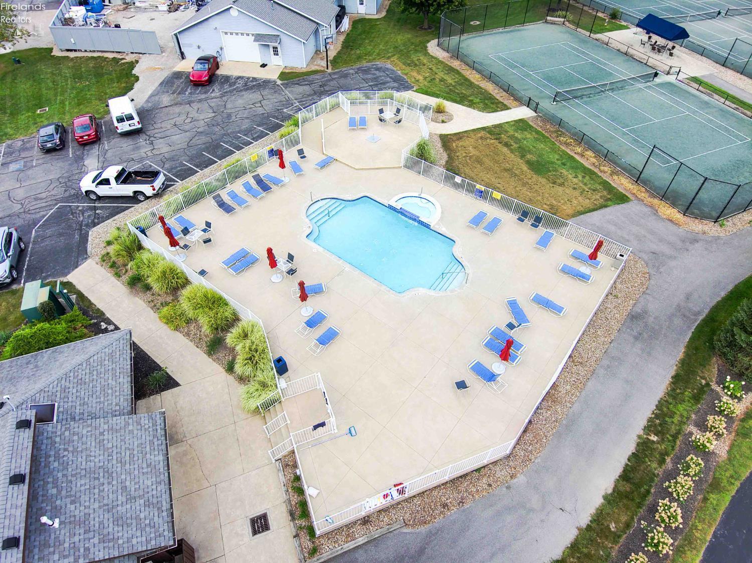 4434 E Harbors Edge Drive