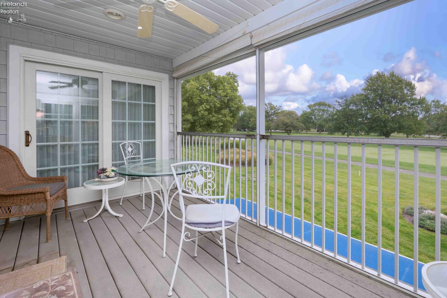 4434 E Harbors Edge Drive