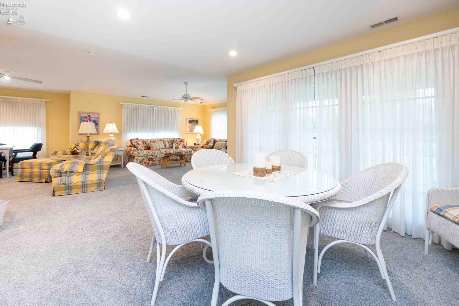 4434 E Harbors Edge Drive