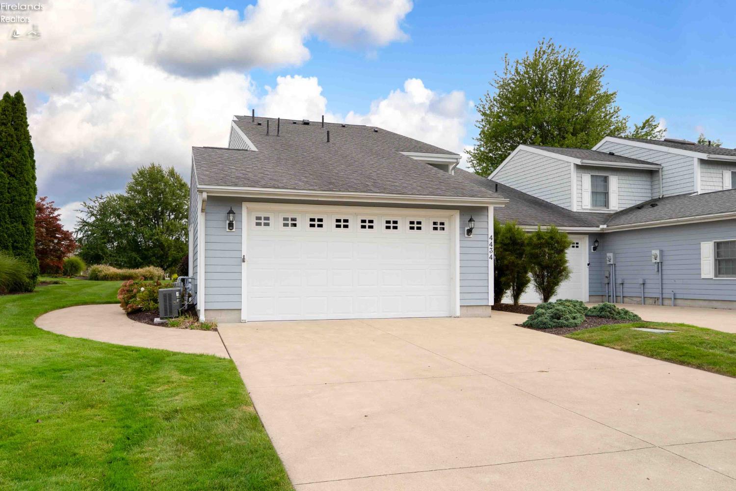 4434 E Harbors Edge Drive