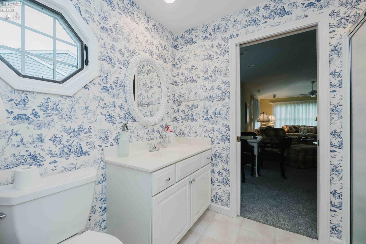 4434 E Harbors Edge Drive