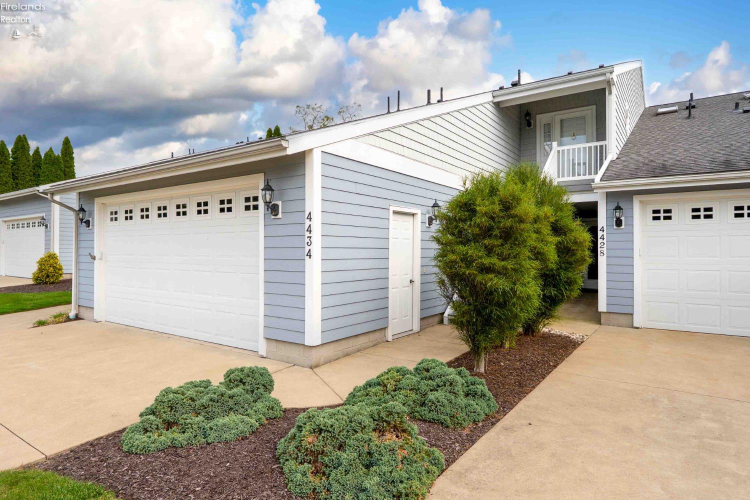 4434 E Harbors Edge Drive