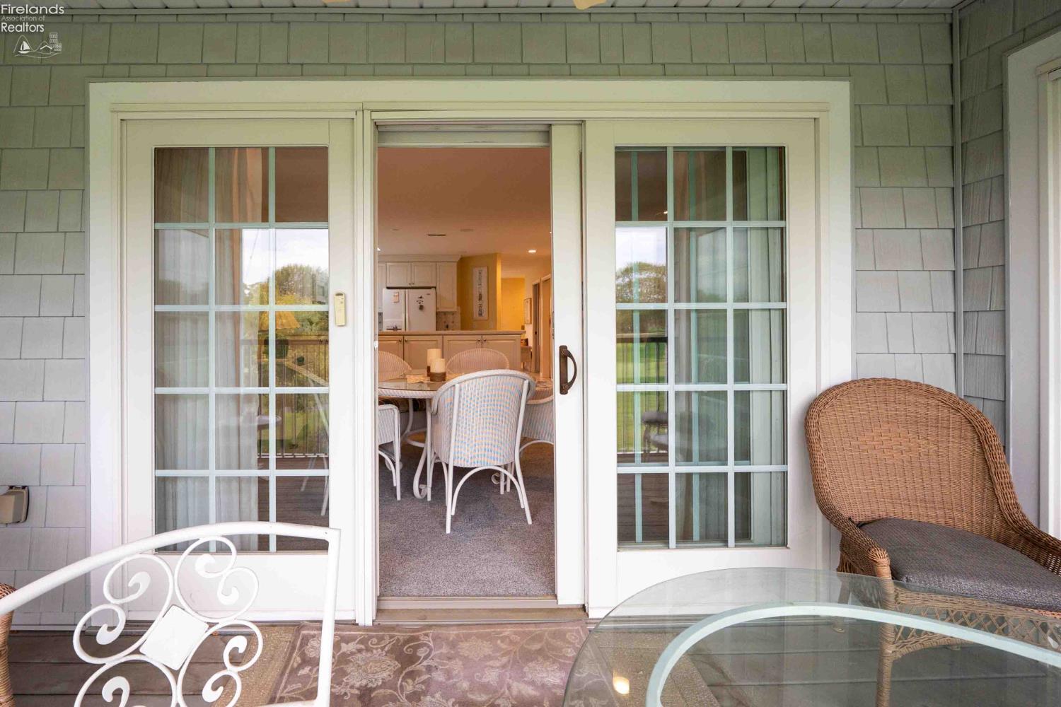 4434 E Harbors Edge Drive