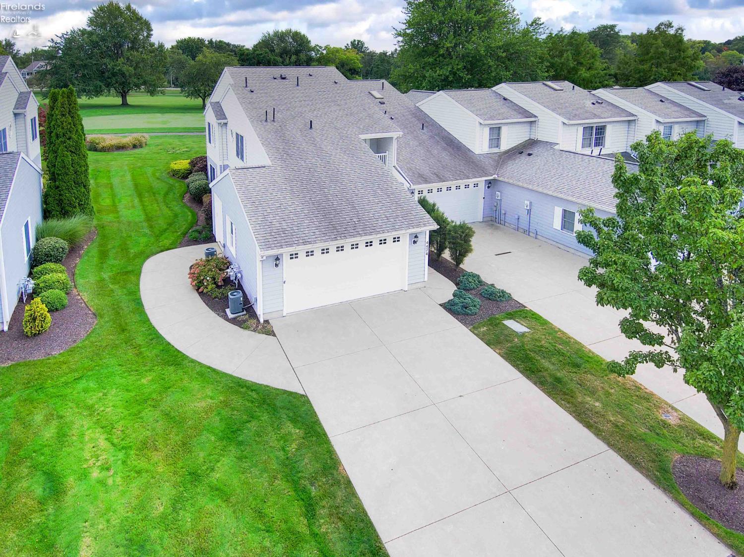 4434 E Harbors Edge Drive