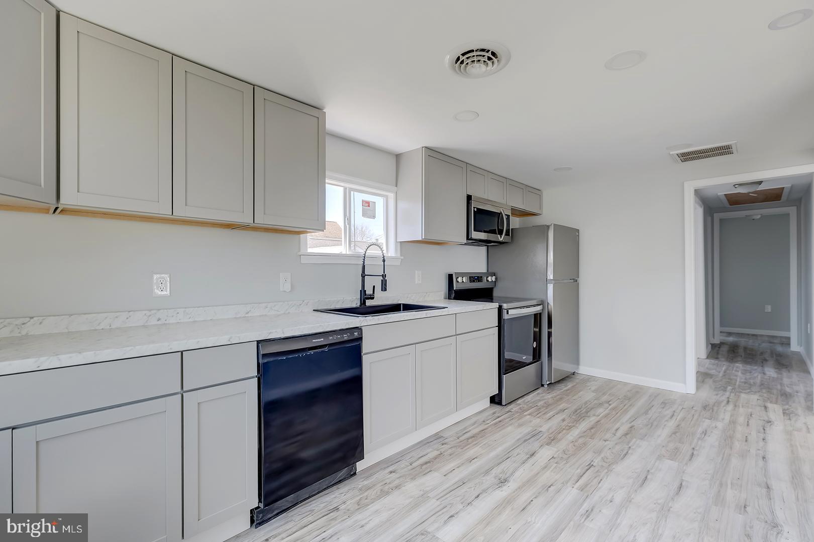 16 HUBBARD AVENUE