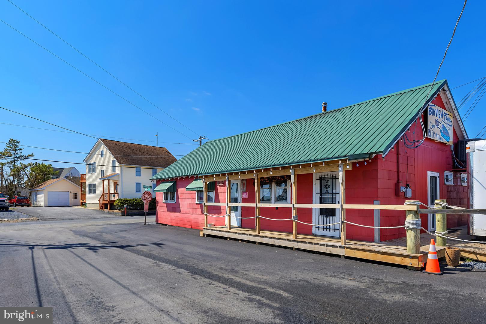 16 HUBBARD AVENUE