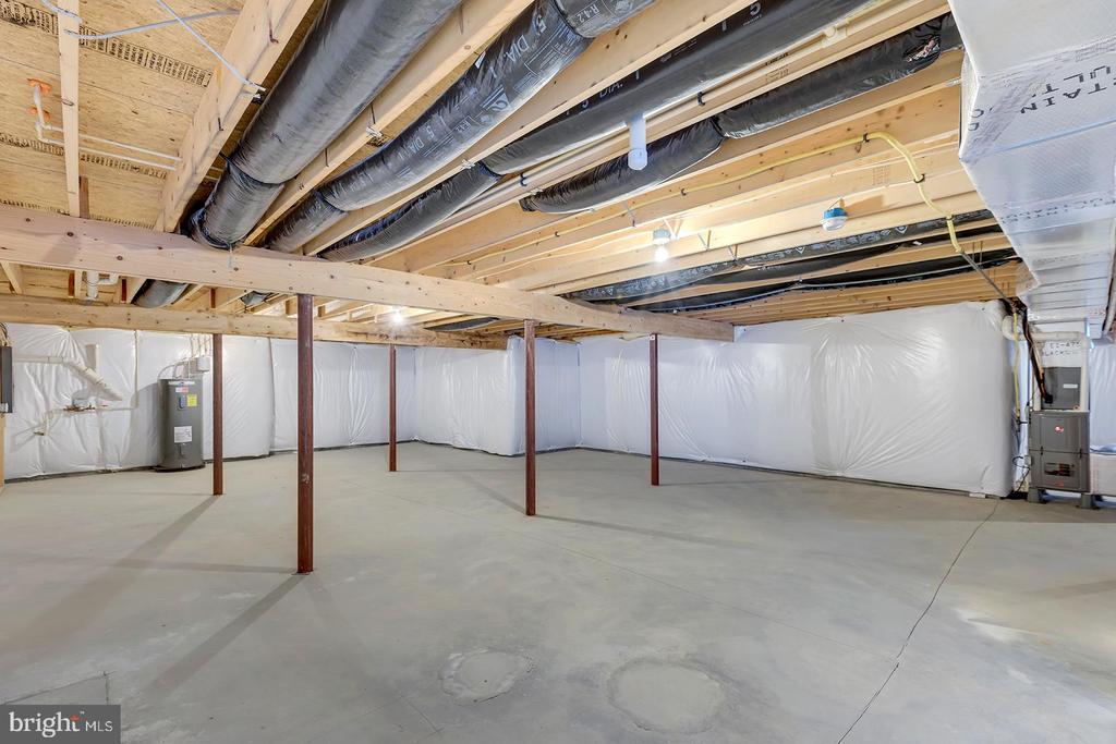 101 BUR OAK DRIVE
