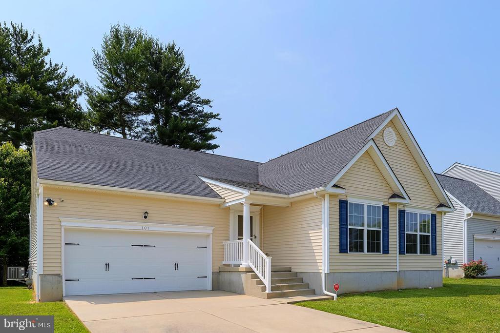 101 BUR OAK DRIVE