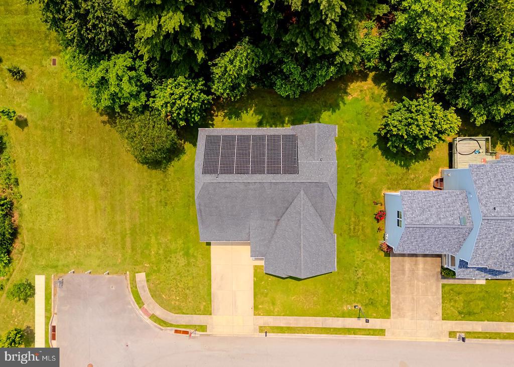 101 BUR OAK DRIVE