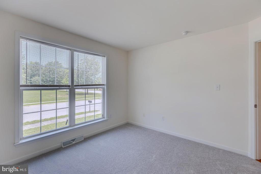 101 BUR OAK DRIVE