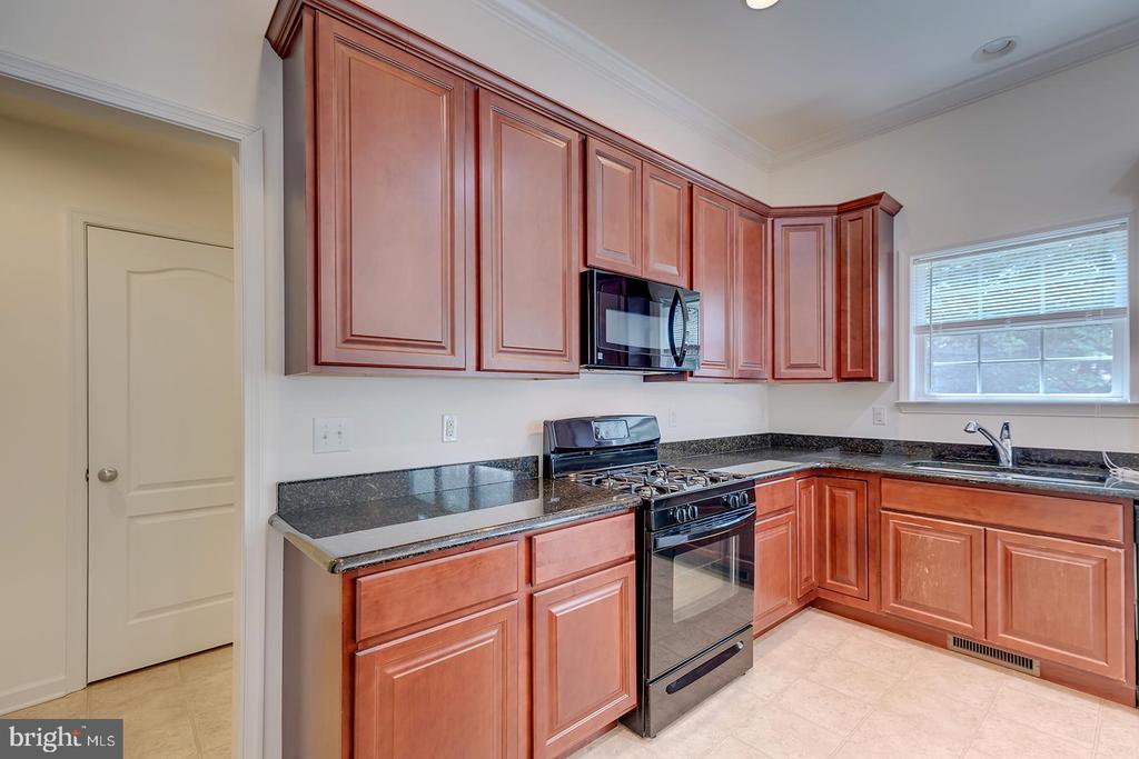 101 BUR OAK DRIVE