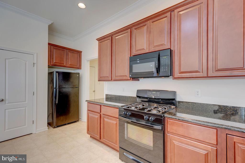 101 BUR OAK DRIVE