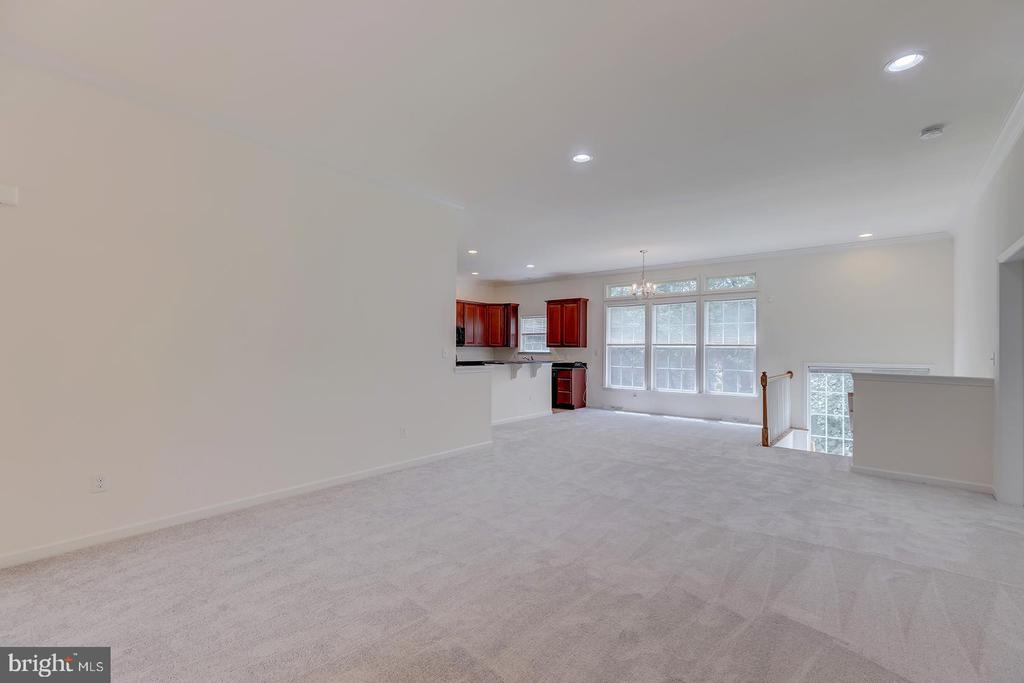 101 BUR OAK DRIVE