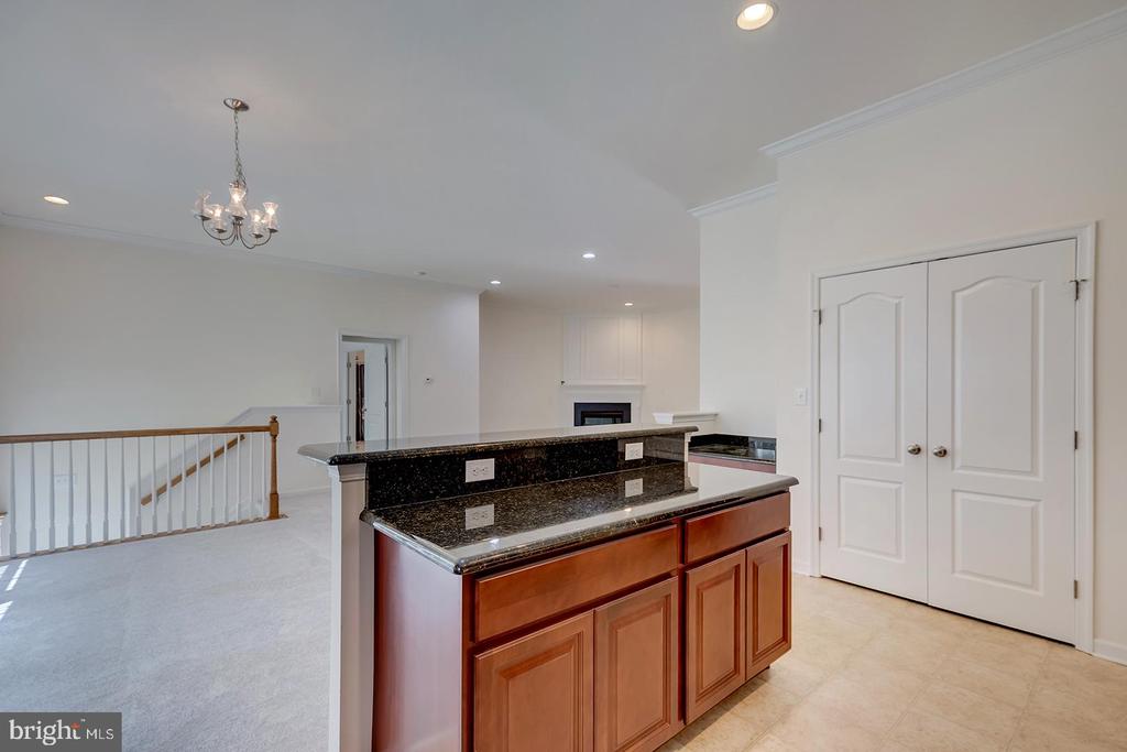 101 BUR OAK DRIVE
