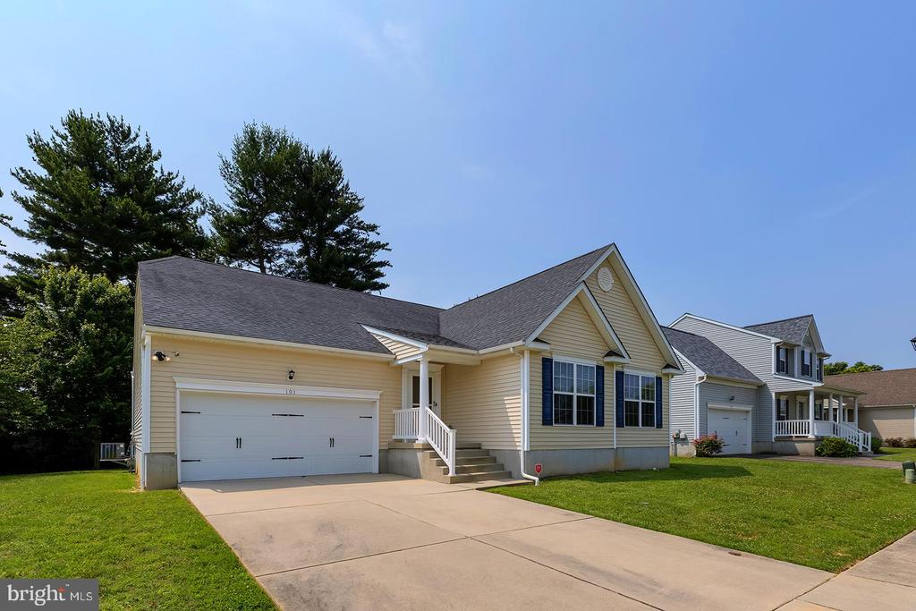 101 BUR OAK DRIVE