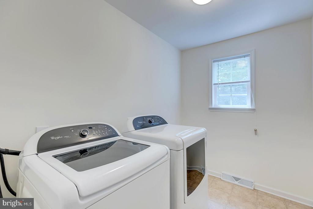 101 BUR OAK DRIVE
