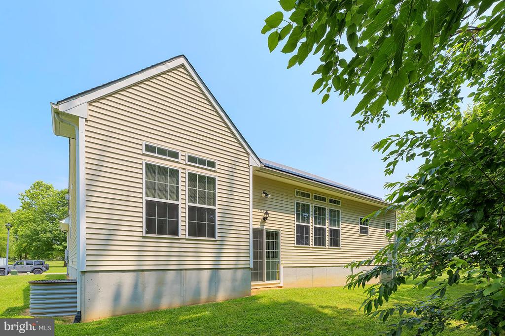 101 BUR OAK DRIVE