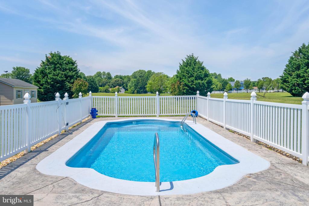 19 TURTLE DOVE DRIVE