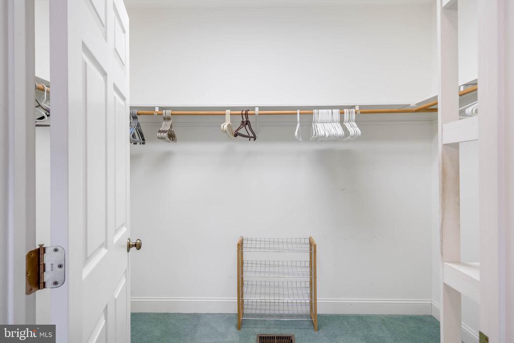 19 TURTLE DOVE DRIVE