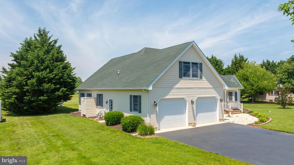 19 TURTLE DOVE DRIVE
